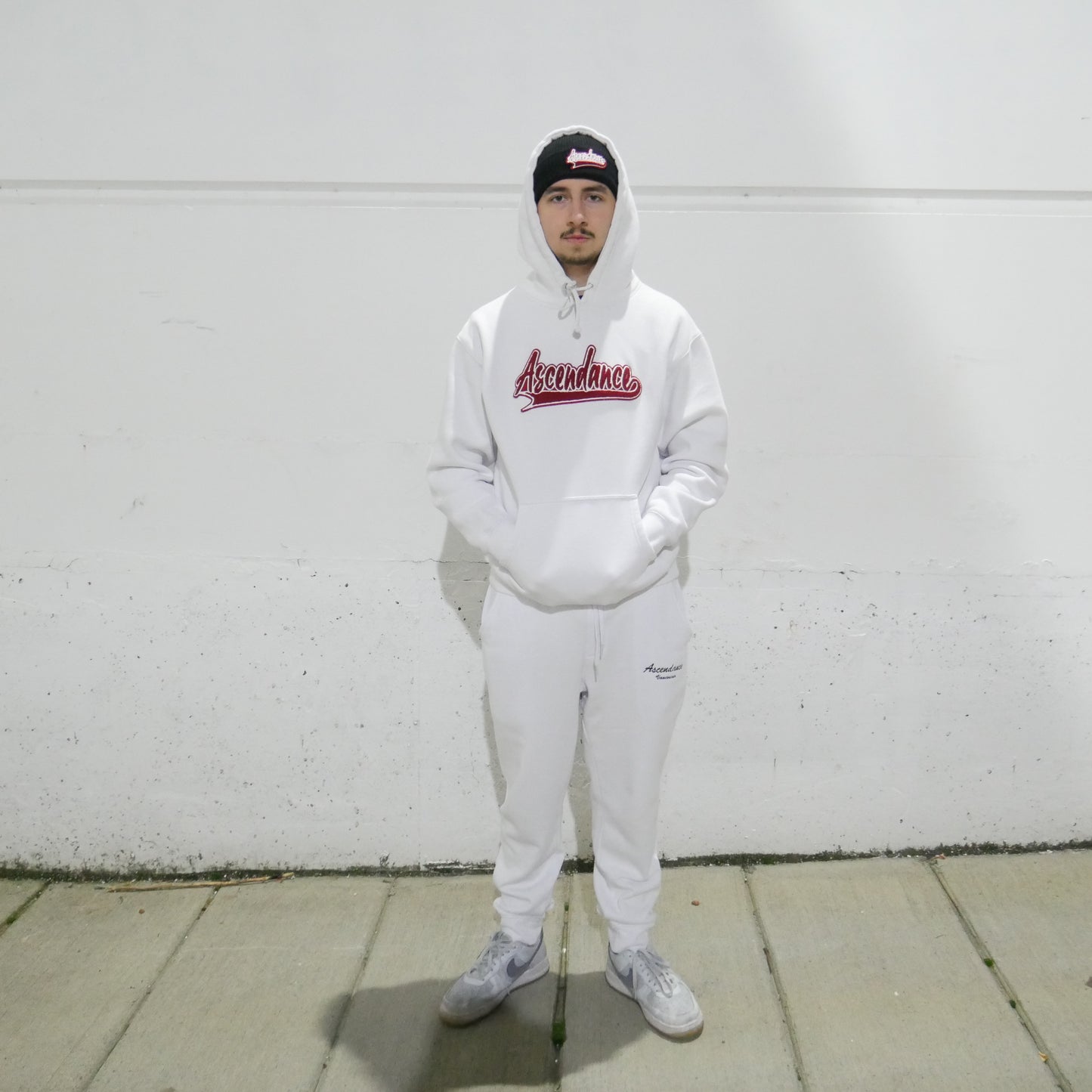 CHENILLE SWEATSUIT / WHITE