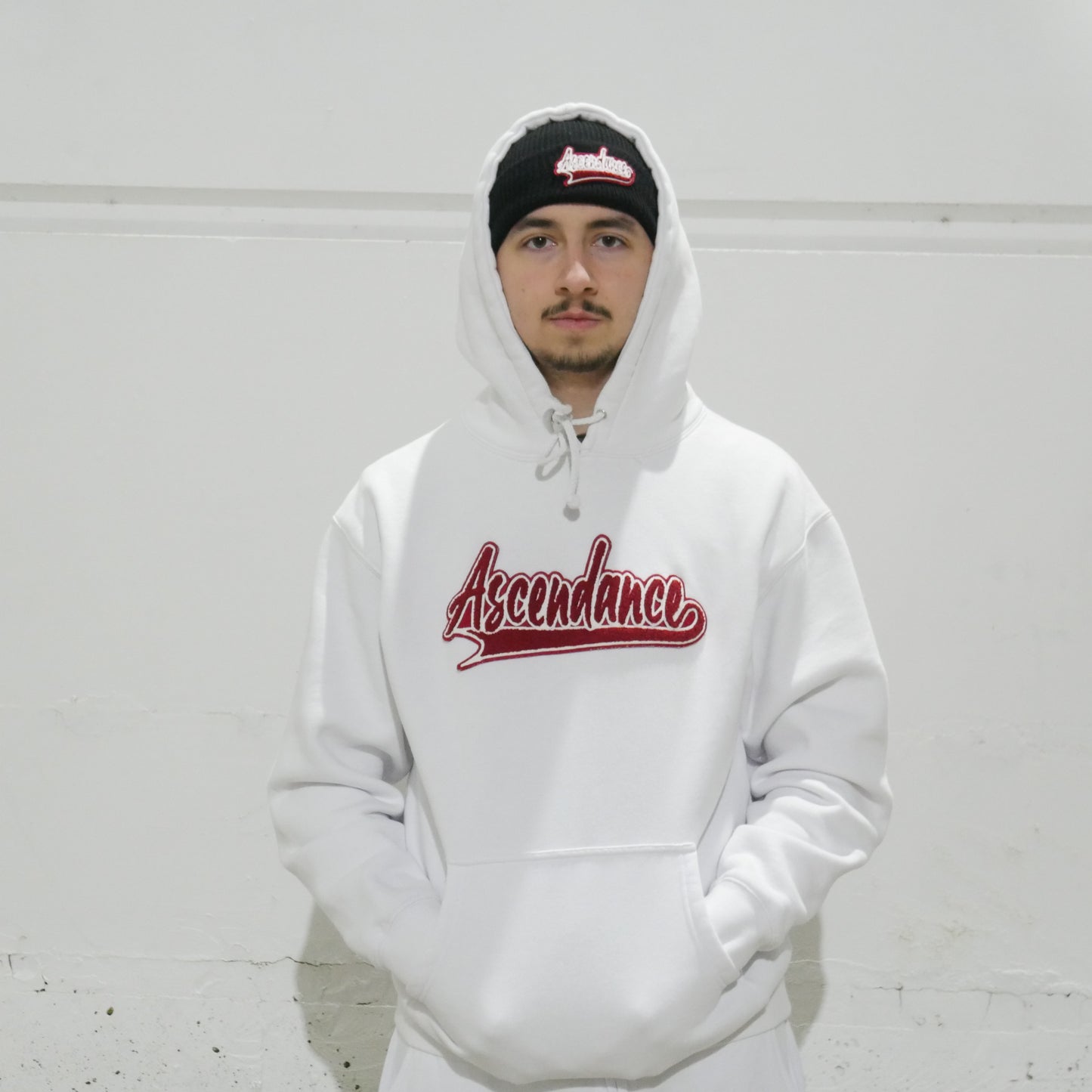 CHENILLE HOODIE / WHITE